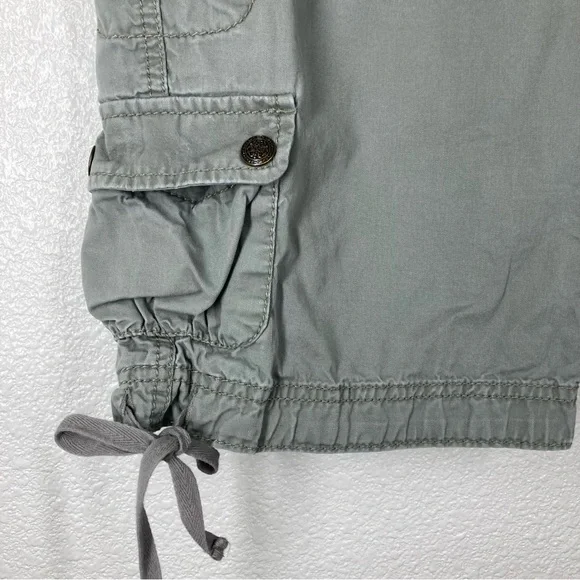 Ann Taylor Loft Cargo Shorts Size 4 Olive Green Cotton Baggy High Rise - Picture 9 of 13